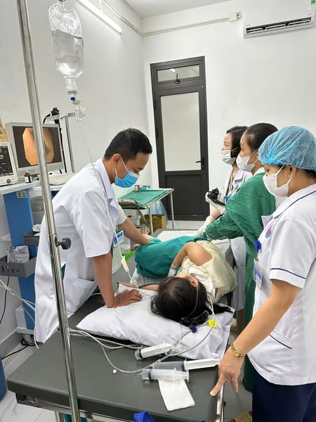 NỘI SOI ĐẠI TRÀNG TRẺ CON.